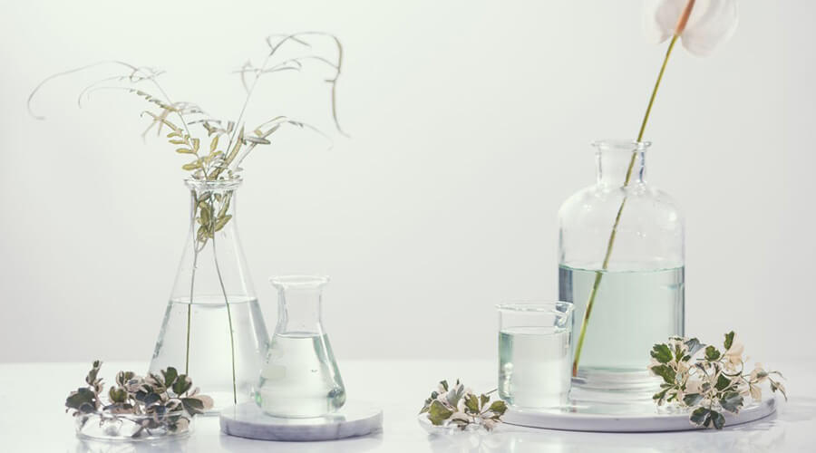 Was sind Hydrolate und wie integriere ich diese in meine Hautpflege? - cobicos