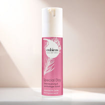 cobicos Special Day Tagescreme im weißen 50 ml Airless-Spender aus OWP-Kunststoff mit Braille-Schrift auf dem Etikett