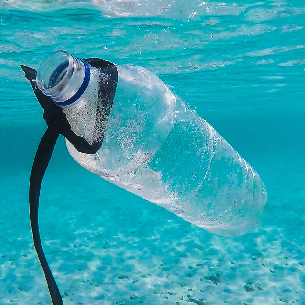 Verschmutzung der Ozeane durch Plastikflaschen