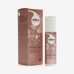 cobicos Perfect Day Cream mit Hibiskus und Magnolie für nachhaltige Feuchtigkeit und Schutz. Weißer Airless-Spender aus recyceltem OWP-Plastik. 50 ml mit Umverpackung